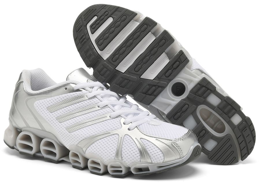 Adidas Mega Ghostride · blancas y plateadas
