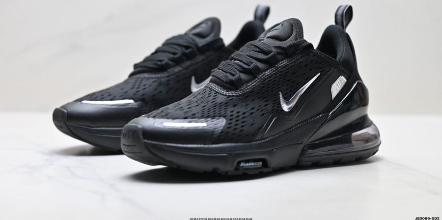 Nike Air Max 270 · negras
