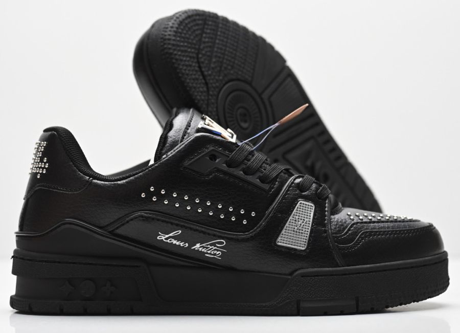 LV Trainer con tachuelas · negras