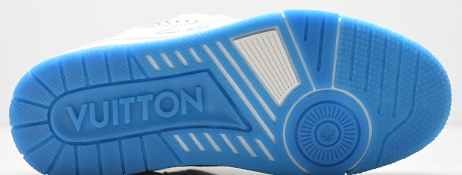 LV Trainer con tachuelas · blancas y azules · vista 3