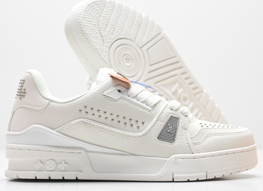 LV Trainer con tachuelas · blancas